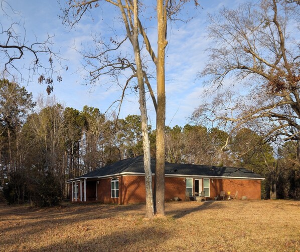 Exterior - Charming 3 bedroom Masters Rental, 18 minutes from Augusta National Golf Club (Grovetown)
