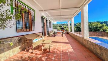 Villa, 3 Bedrooms, Smoking, Private Pool | Outdoor dining