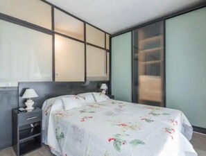1 chambre, coffres-forts dans les chambres, bureau