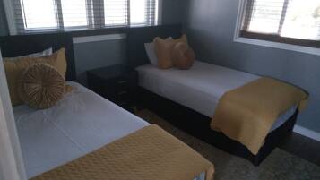 2 bedrooms, iron/ironing board, free WiFi, bed sheets