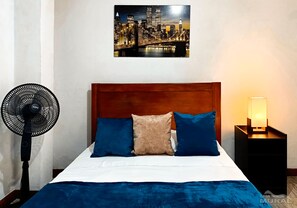 4 bedrooms, in-room safe, desk, iron/ironing board