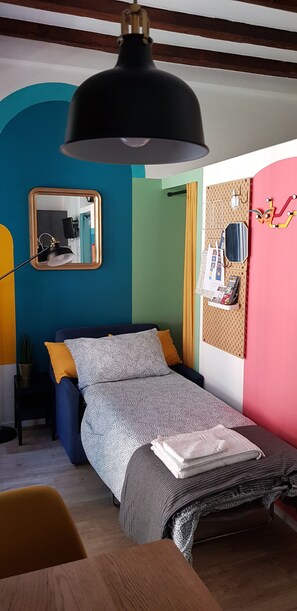 1 bedroom, iron/ironing board, WiFi, bed sheets