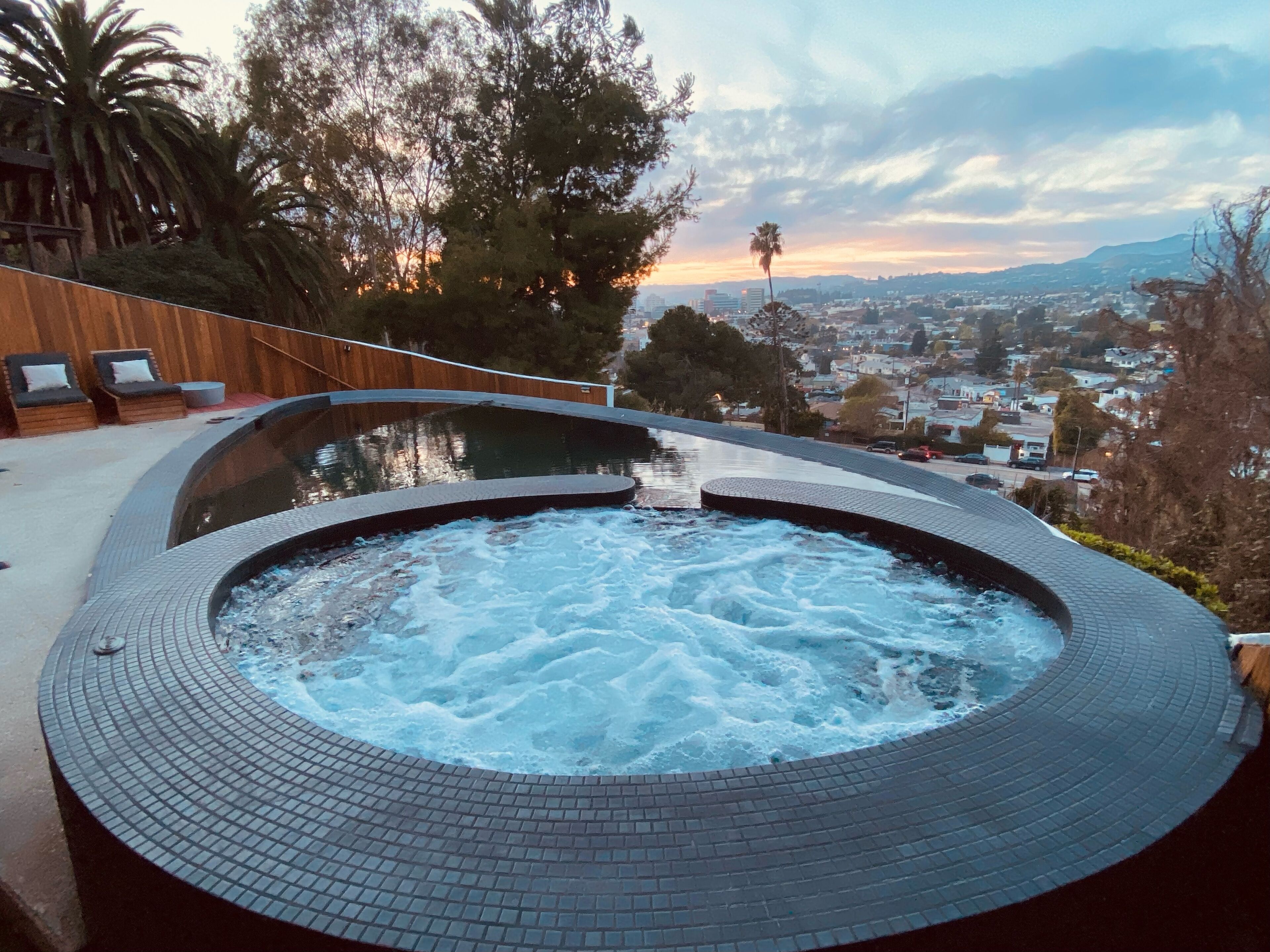 Outdoor spa tub