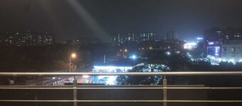 薩爾加普路藍岩套房酒店  