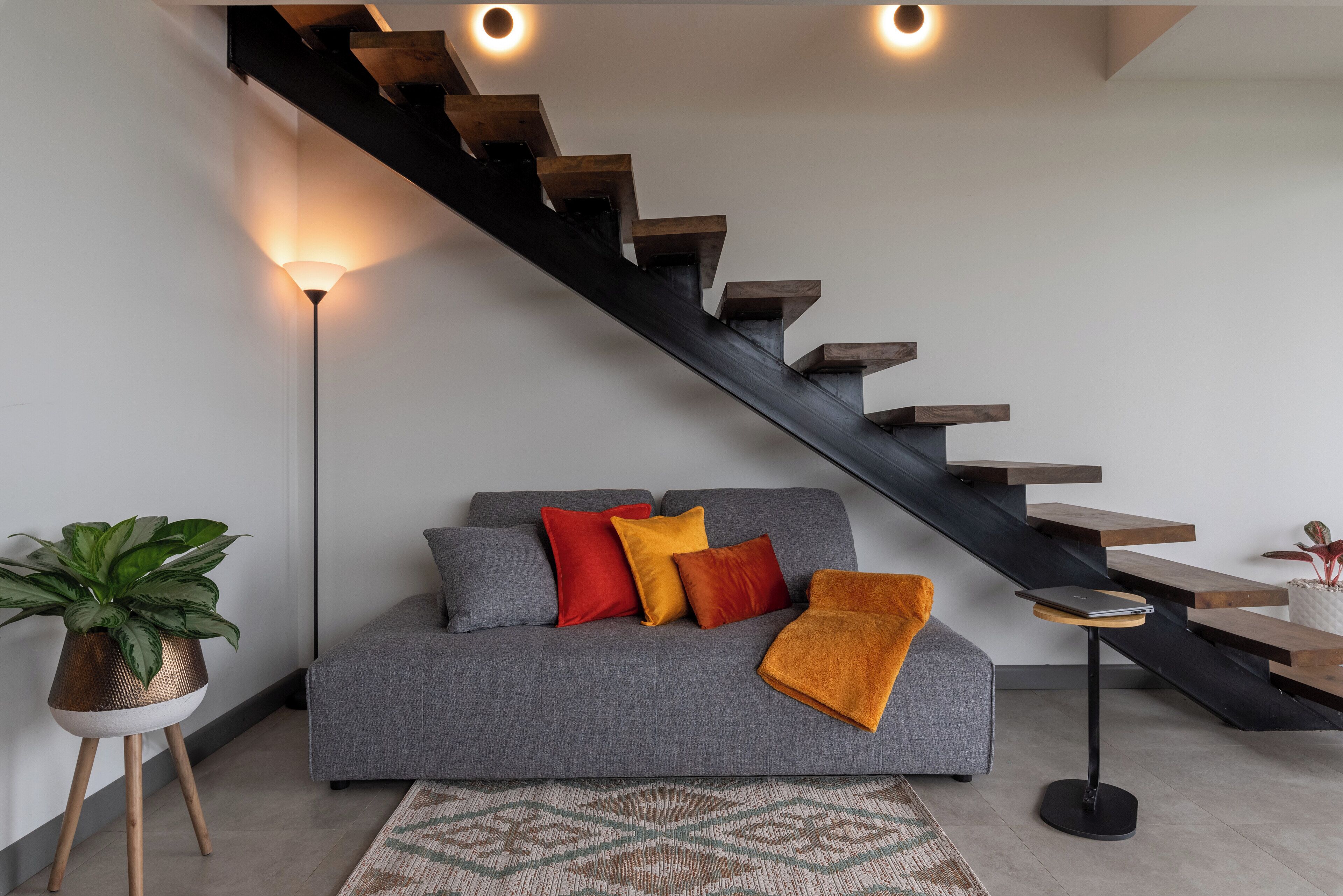 บ้านดีลักซ์, เตียงคิงไซส์ 1 เตียง, ระเบียง, เห็นวิวมหาสมุทรบางส่วน | บริเวณนั่งเล่น | สมาร์ททีวี 65 นิ้ว พร้อมช่องเคเบิล