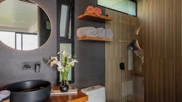 Deluxe House, 1 King Bed, Balcony, Partial Ocean View | Bathroom | Shower, hair dryer, towels, soap