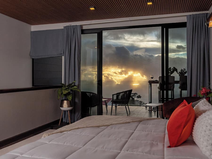 1 bedroom, laptop workspace, soundproofing, iron/ironing board