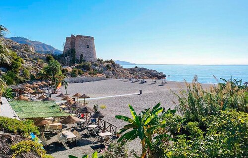 Awesome home in Almuñecar