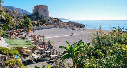 Awesome home in Almuñecar