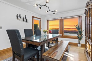 Dining - The Clubhouse (Marysville)