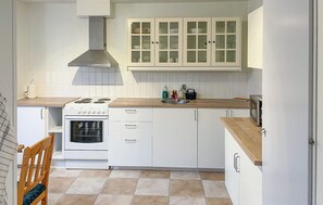 Réfrigérateur, four, plaque de cuisson, cafetiÚre/bouilloire