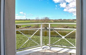 Interior - 4 bedroom awesome home in Courtils (Courtils)