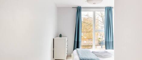 3 bedrooms, iron/ironing board, free WiFi