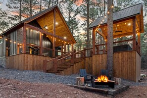 Property grounds - NEW! SEXY Cabin~Adult Getaway (Broken Bow)