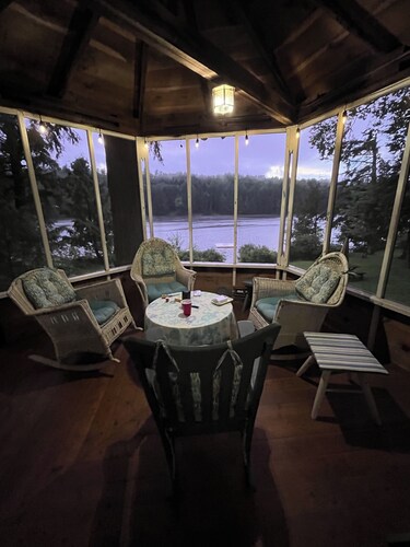 Lakefront  3-bedroom Rustic Cabin in Ryegate, VT. Pet-Friendly!