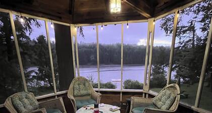 Lakefront 3-bedroom Rustic Cabin in Ryegate, VT. Pet-Friendly!