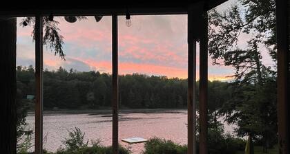 Lakefront 3-bedroom Rustic Cabin in Ryegate, VT. Pet-Friendly!