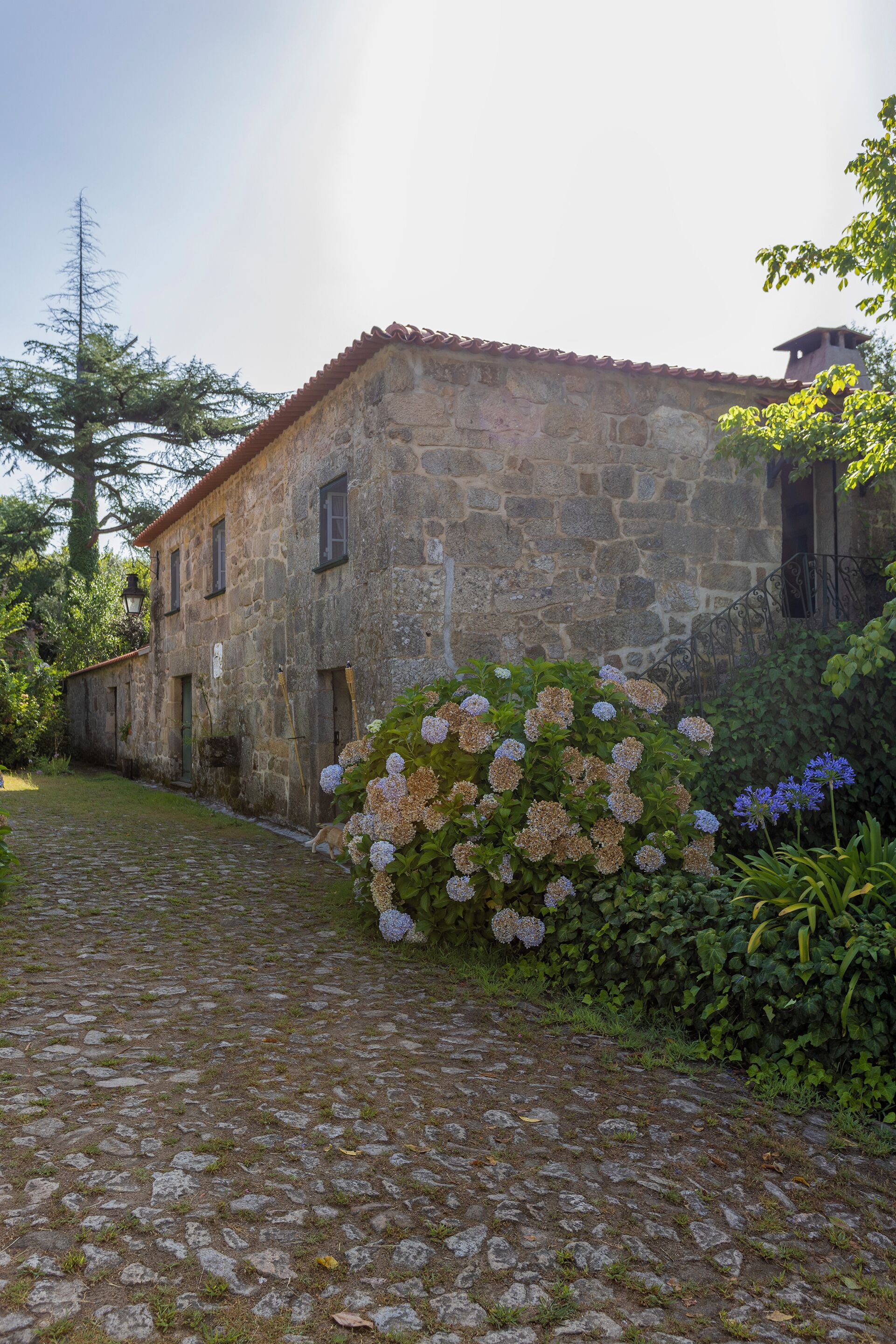 3 bedrooms, iron/ironing board, bed sheets