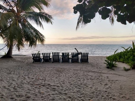Playa privada, toallas de playa, snorkel, kayak