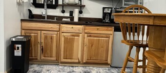 Cozy 1-bedroom apartment in charming Schenectady just renewed has AC HEAT WIFI