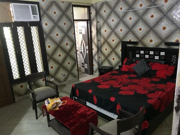 مكتب ومساحة عمل للكمبيوتر المحمول وواي فاي مجانًا