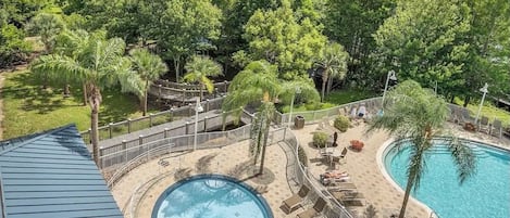 Piscine extérieure, piscine chauffée