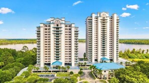 Exterior - Lake View Resort, 2 BR, 2 bath, sleeps 8, 2 MI to Disney with pool, balcony, gym (Orlando)