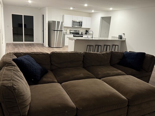 Bullhead City Beauty, 3-bedroom house with AC and WiFi