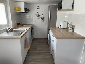 Micro-ondes, four, plaque de cuisson, lave-vaisselle