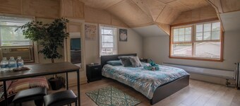 Charming 1-bedroom apartment. Pet-friendly. Hiking & Skiing 10 min way.