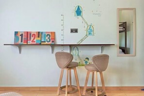 Iron/ironing board