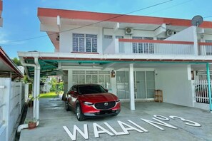 Unclassified image, 2 of 21, button - NewWALAI N3 Landed house near IMAGO KK CarGarage (Kota Kinabalu)
