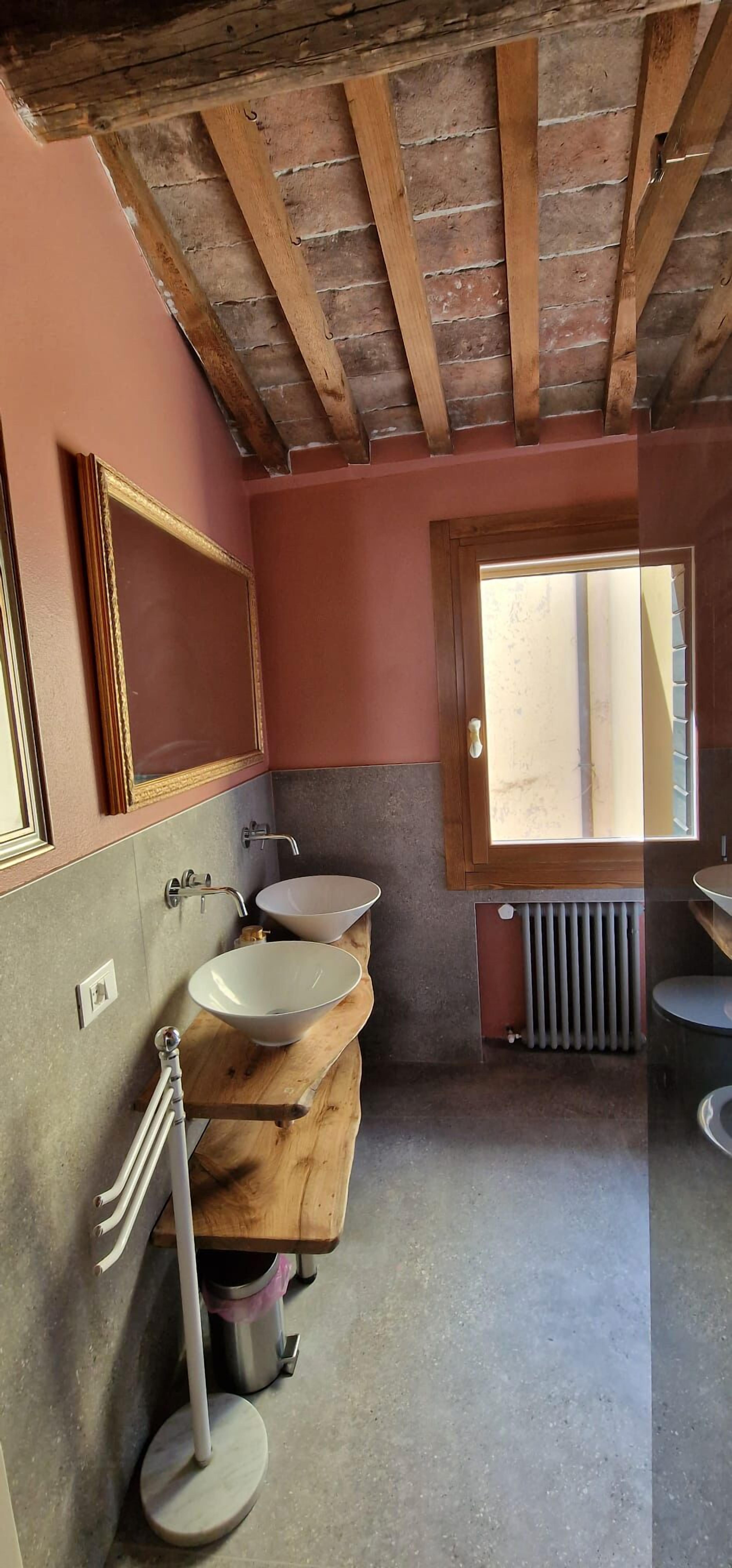 Dusche, Haartrockner, Bidet, Handtücher