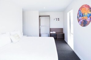 Room - Hunter Hunter (Lake Tekapo)