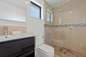 Room - Hunter Hunter (Lake Tekapo)