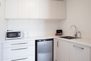 Room - Hunter Hunter (Lake Tekapo)