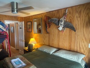 5 bedrooms, WiFi, bed sheets