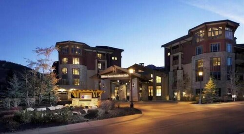 Ski in/Ski Out Charming 3-bedroom Condominium in Beautiful lodge at The Canyons
