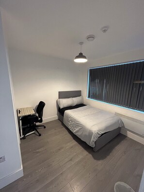 4 Schlafzimmer, Bügeleisen/Bügelbrett, WLAN, Bettwäsche