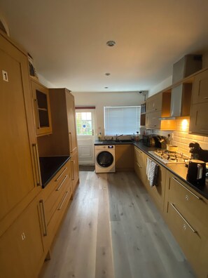 Cookware/dishes/utensils