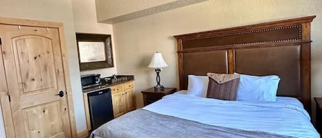 1 habitación, escritorio, tabla de planchar con plancha y wifi gratis