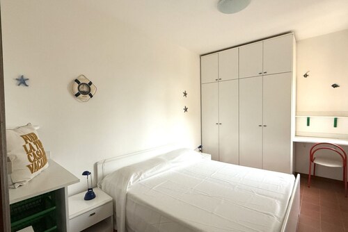 M415 – Marcelli, three-room apartment on the ground floor with an external court