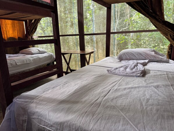 1 habitación y ropa de cama