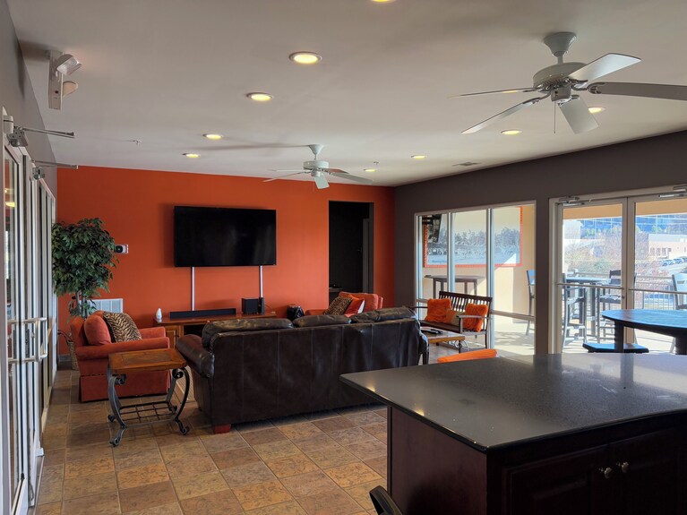 Cozy & Convenient Studio Apartment With A View Of Death Valley. - Lake Keowee, SC