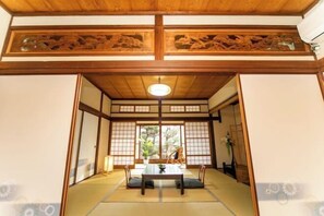 Iron/ironing board, cribs/infant beds - Awaji egaosakuie in Sumoto (Sumoto)