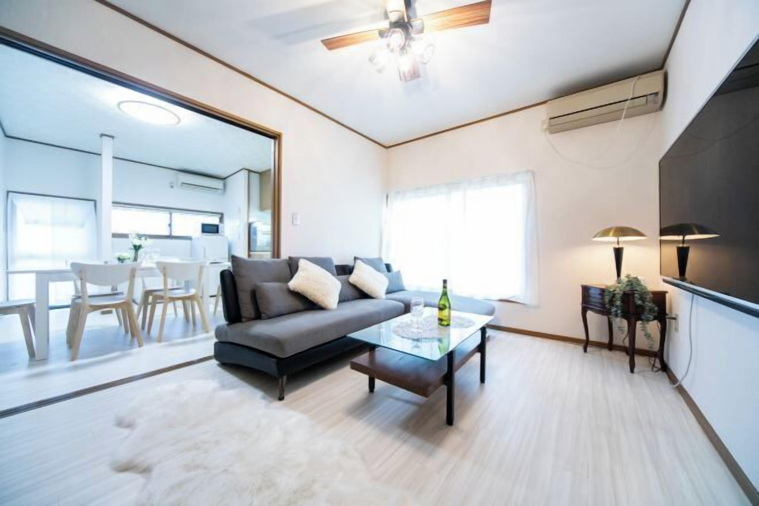 Strykejern/-brett og barnesenger