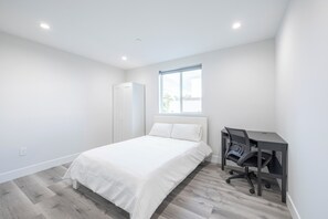 5 bedrooms, WiFi, bed sheets