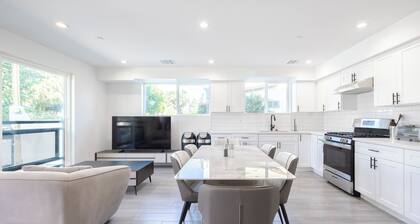 Spacious 5-bed, 5-bath apartment in charming Los Angeles