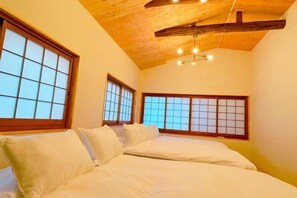 Room - WholeHouse　Himeji (Himeji)