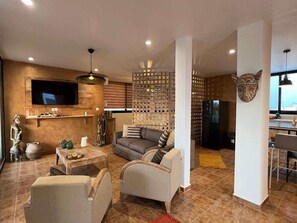 Living area - Elegant studio near Les Maristes (Dakar)